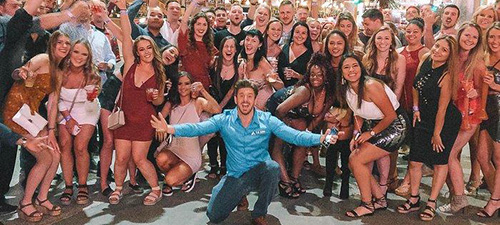 Book a Club Crawl in Vegas with Party Bus on Showtimevegas.com