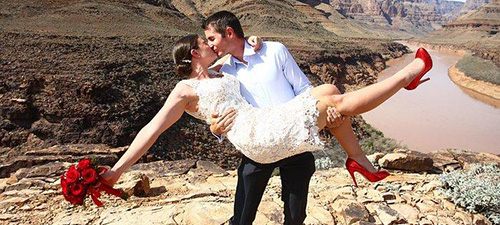 Book a Grand Canyon Helicopter Wedding on Showtimevegas.com